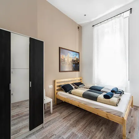 Elisabeth 21 * Budapest